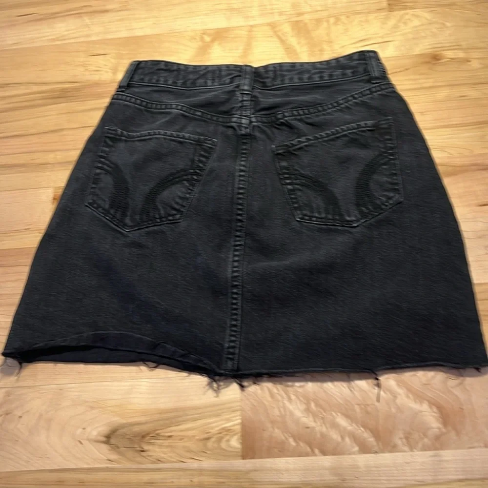 Hollister Black Ultra High-Rise Jean Skirt - size 27